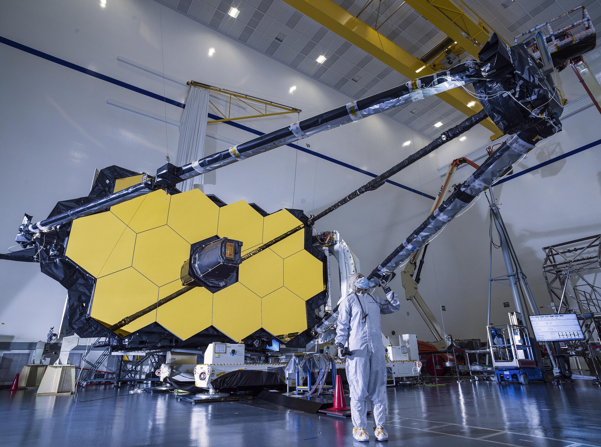 Teleskop James Webb Dibangun Selama 25 Tahun