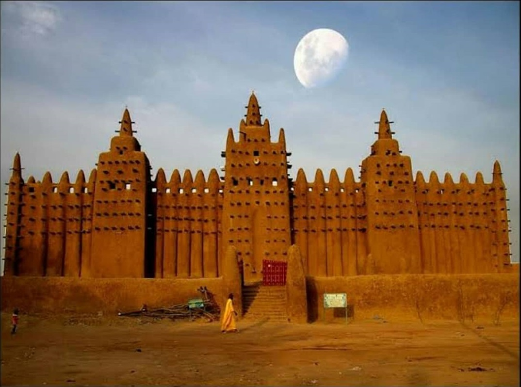 Unik Masjid Di afrika ini terbuat dari Lumpur