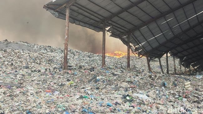1 Hektare Lahan TPA Jatibarang Semarang Terbakar, Pemulung Dilokalisir